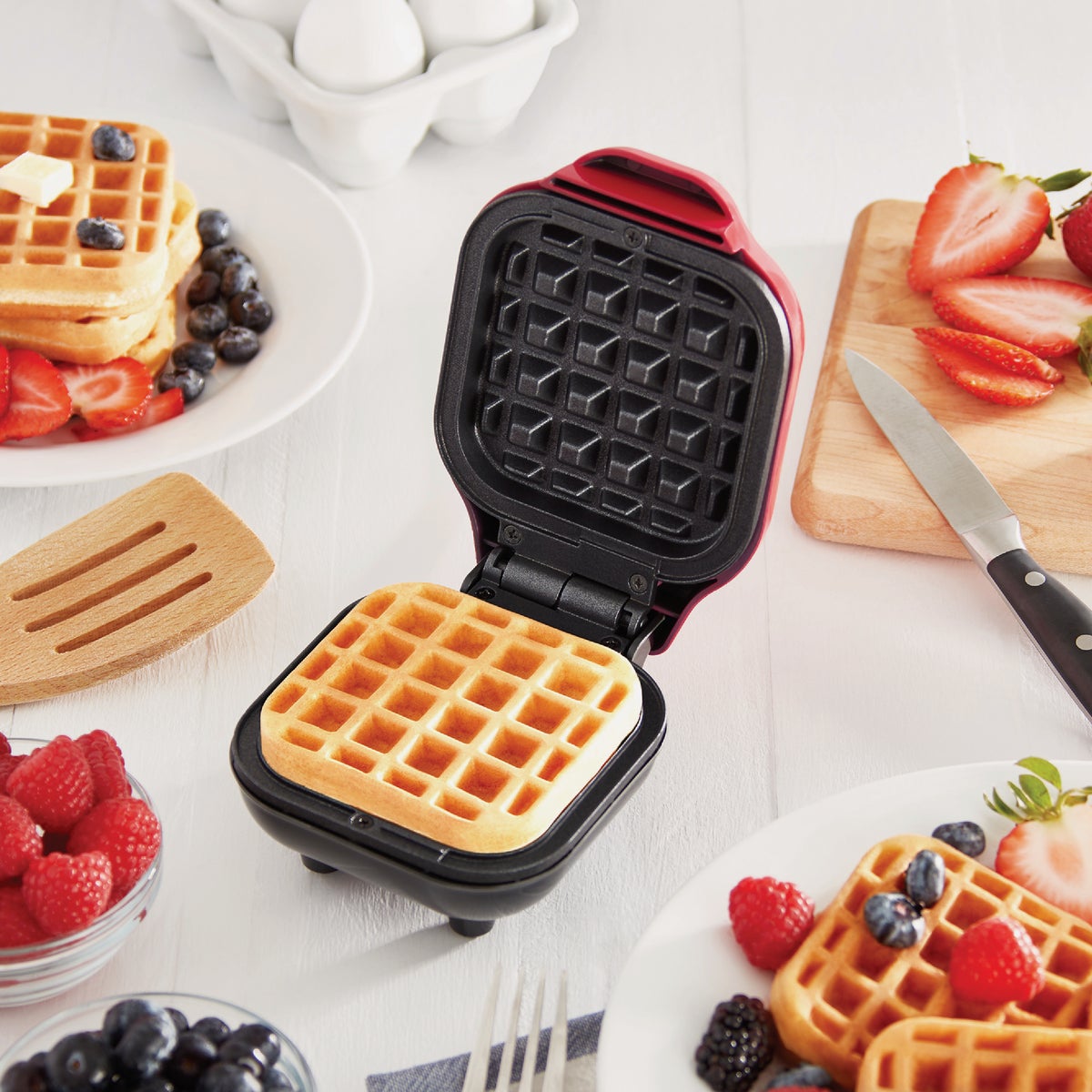 Dash 4 In. Pink Mini Waffle Maker – Hemlock Hardware