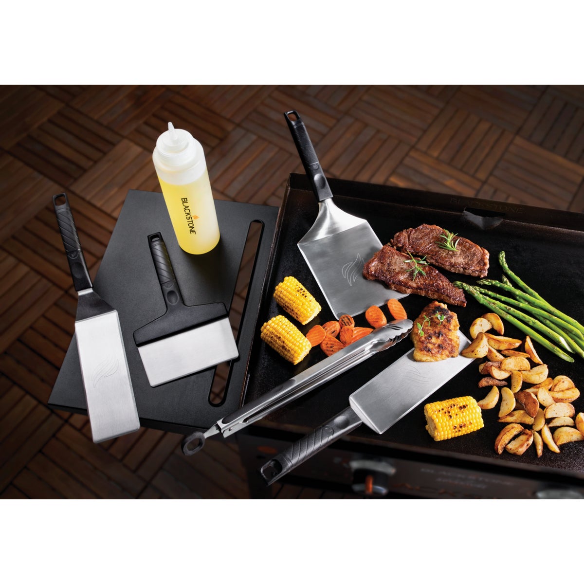 Blackstone Deluxe 6Piece Griddle Kit Hemlock Hardware
