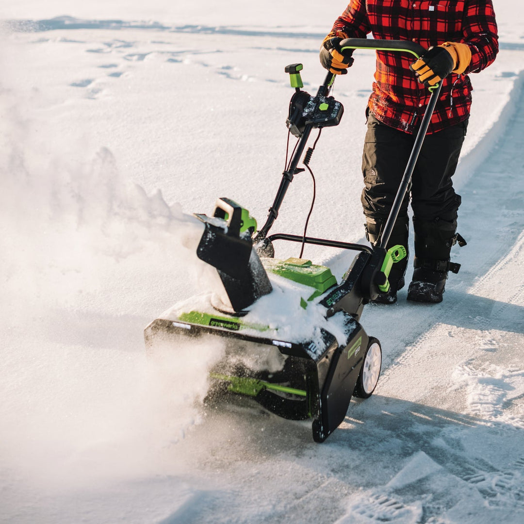 Greenworks 80V 22 In. Snow Blower with 4.0 Ah Battery and Charger