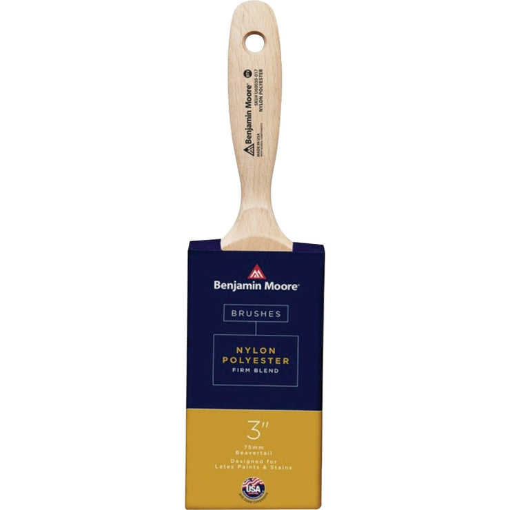 Image of Benjamin Moore 3 In. Beavertail Nylon/Poly Brush (Firm)