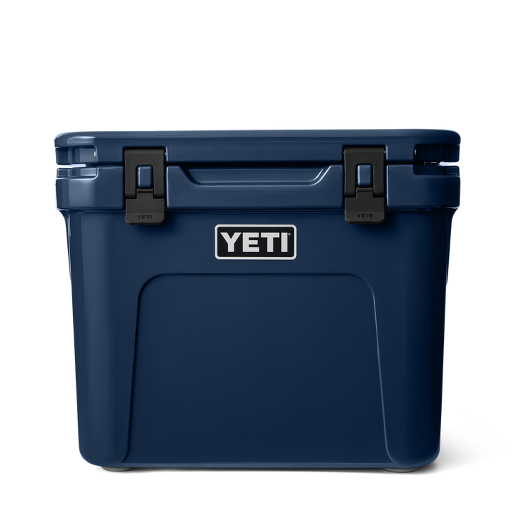 Yeti Roadie 32 Wheeled Cooler Navy