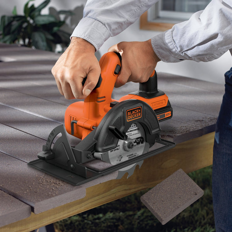 Black & Decker 20 Volt MAX Lithium-Ion 5-1/2 In. Cordless Circular