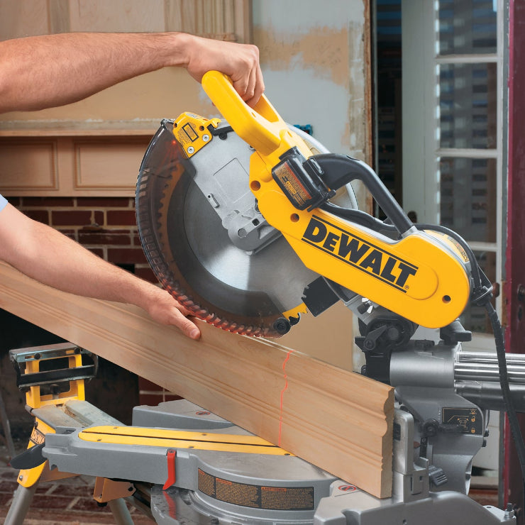 DeWalt 12 In. 15 Amp Dual Bevel Sliding Compound Miter Saw