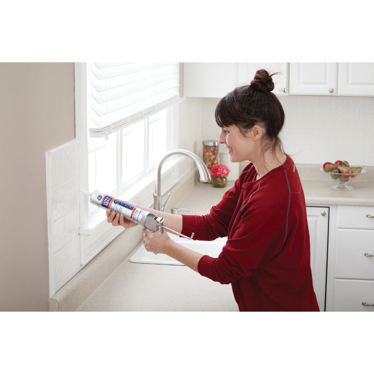 GE Ultra Seal 10.1 Oz. White Siliconized Acrylic Latex Kitchen & Bath ...
